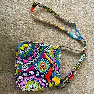 LIKE NEW VERA BRADLEY Crossbody Bag